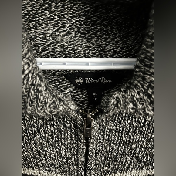 WindRiver Women’s Sweater - Picture 4 of 6
